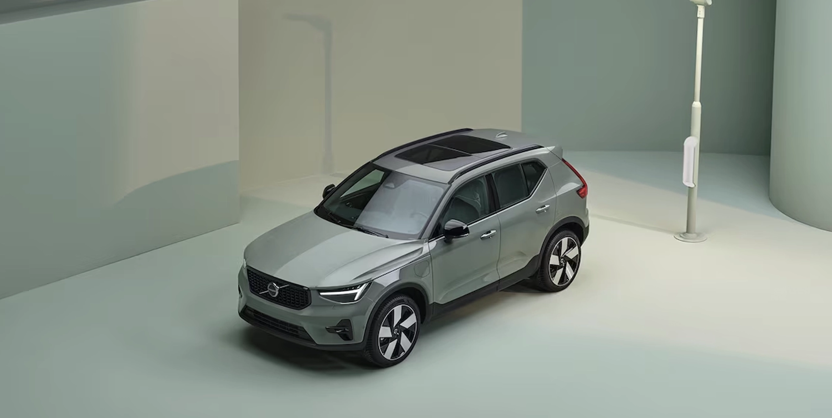 Amplitude listing stock