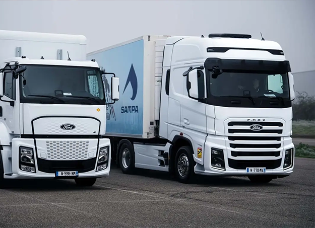 Amplitude-Auto-Ford-Trucks-F-Line-Tracteurs